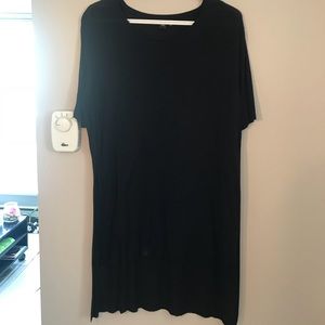 2 for $20🔥 Cheap Monday side slit Tshirt